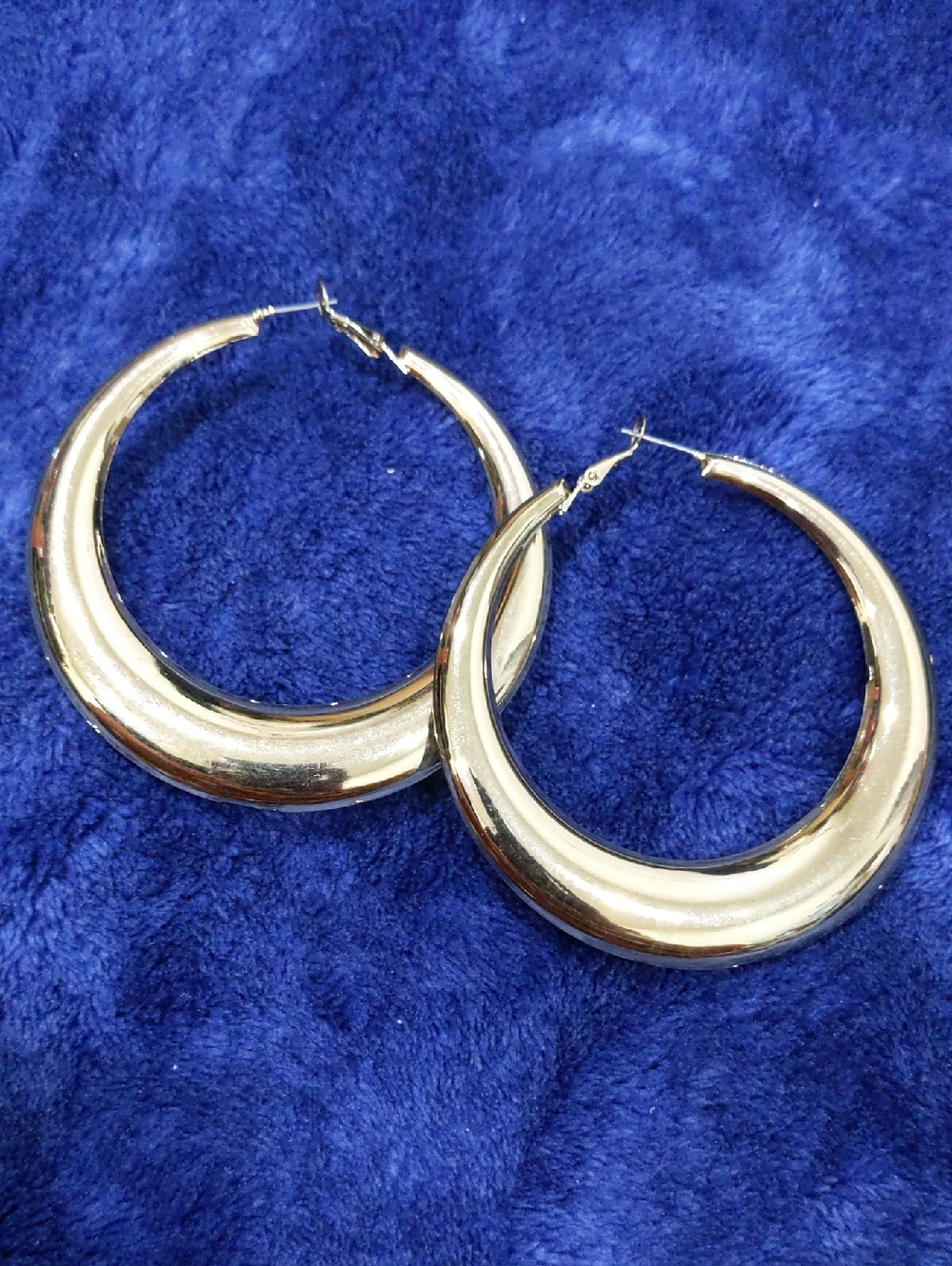 Polished Gold Hollow Crescent Hoop Earrings - Women Jewelry